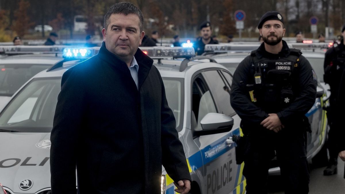 Hamáček dostal po vyhoštění lidí z ruské ambasády zesílenou ochranku